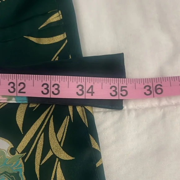 Gorgeous Robe - Picture 8 of 10